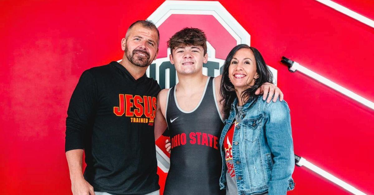 Bo Bassett with his parents at Ohio State. 