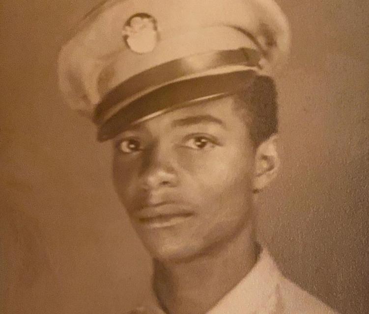 Mariah Carey's dad in a military photo