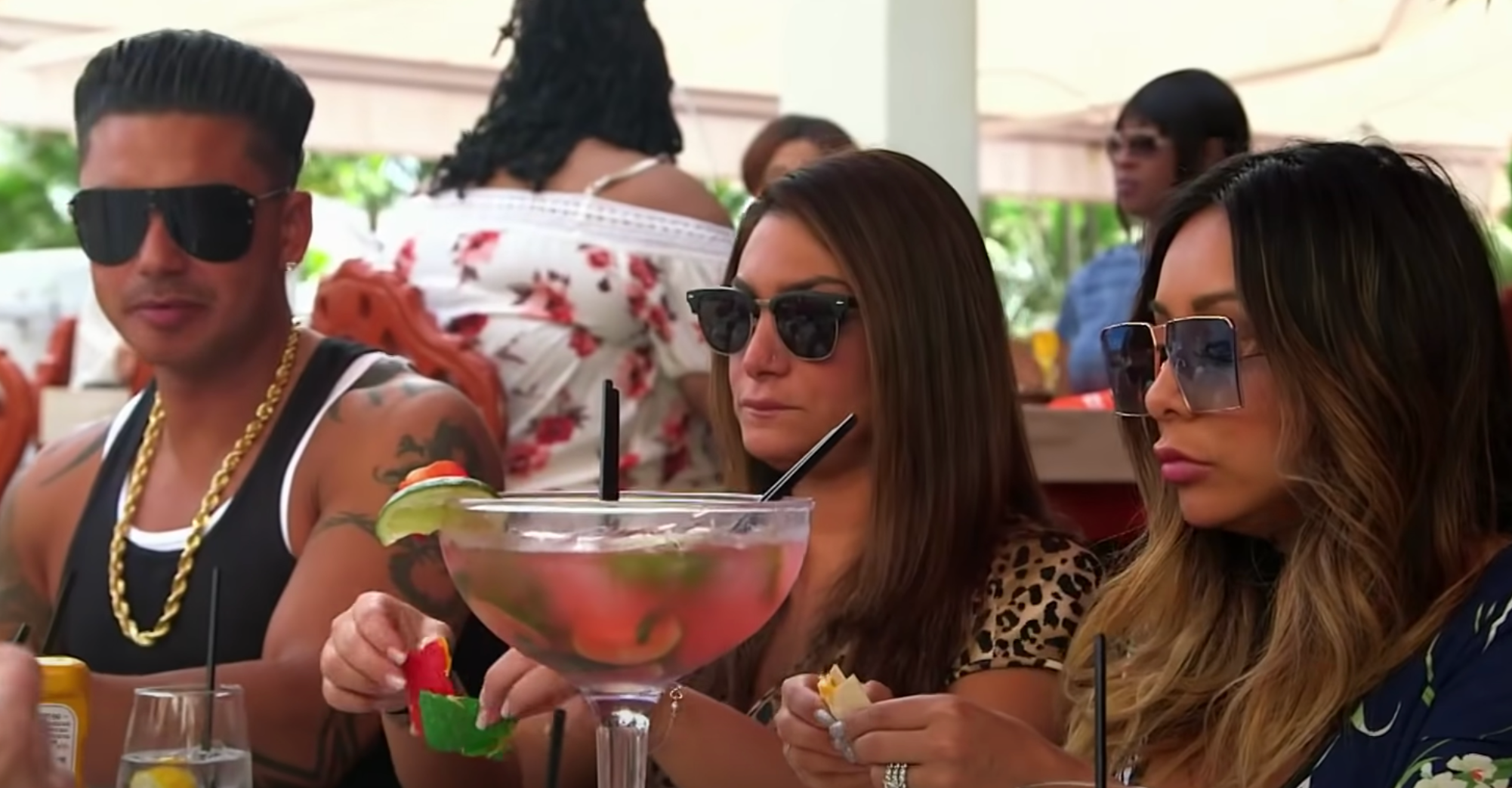 The 'Jersey Shore' cast at lunch with drinks.