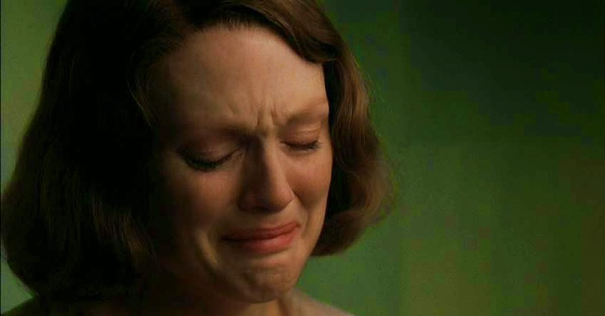 julianne moore crying