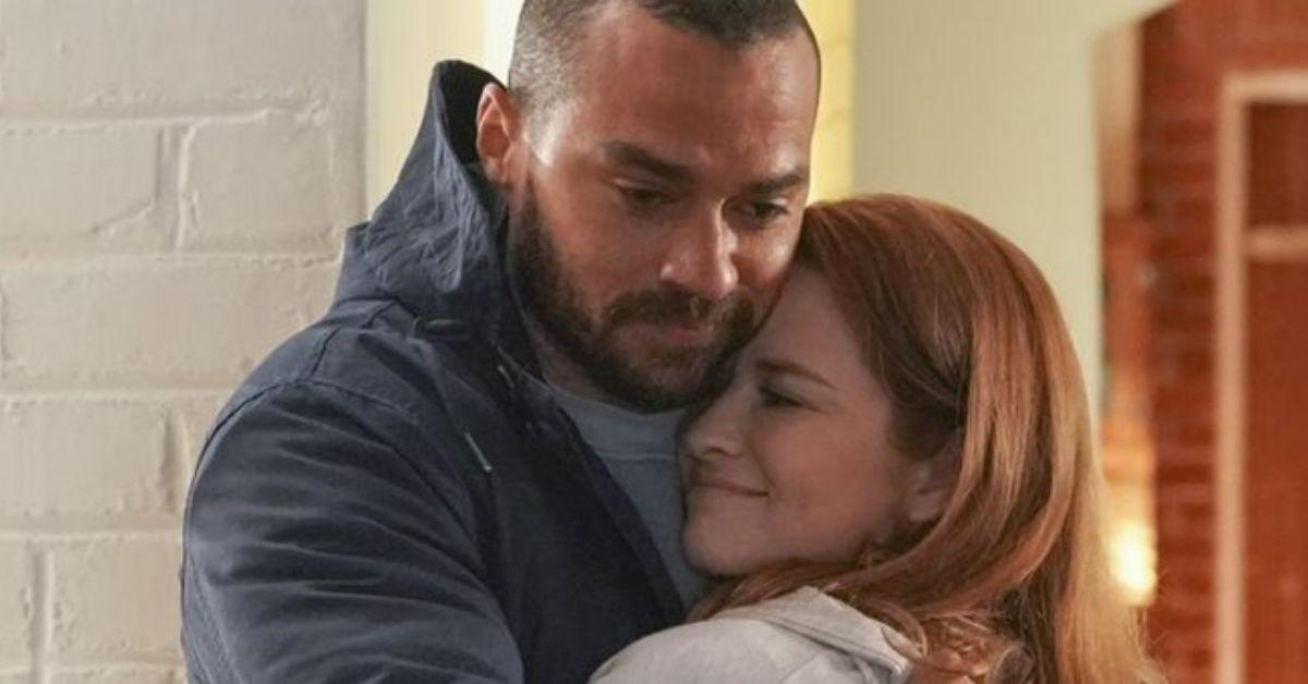 (l-r): Jesse Williams as Jackson Avery and Sarah Drew as April Kepner on 'Grey's Anatomy' Season 17.