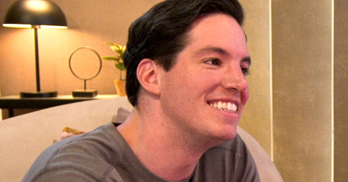 Jordan from Love is Blind Season 9 in the pods smiling