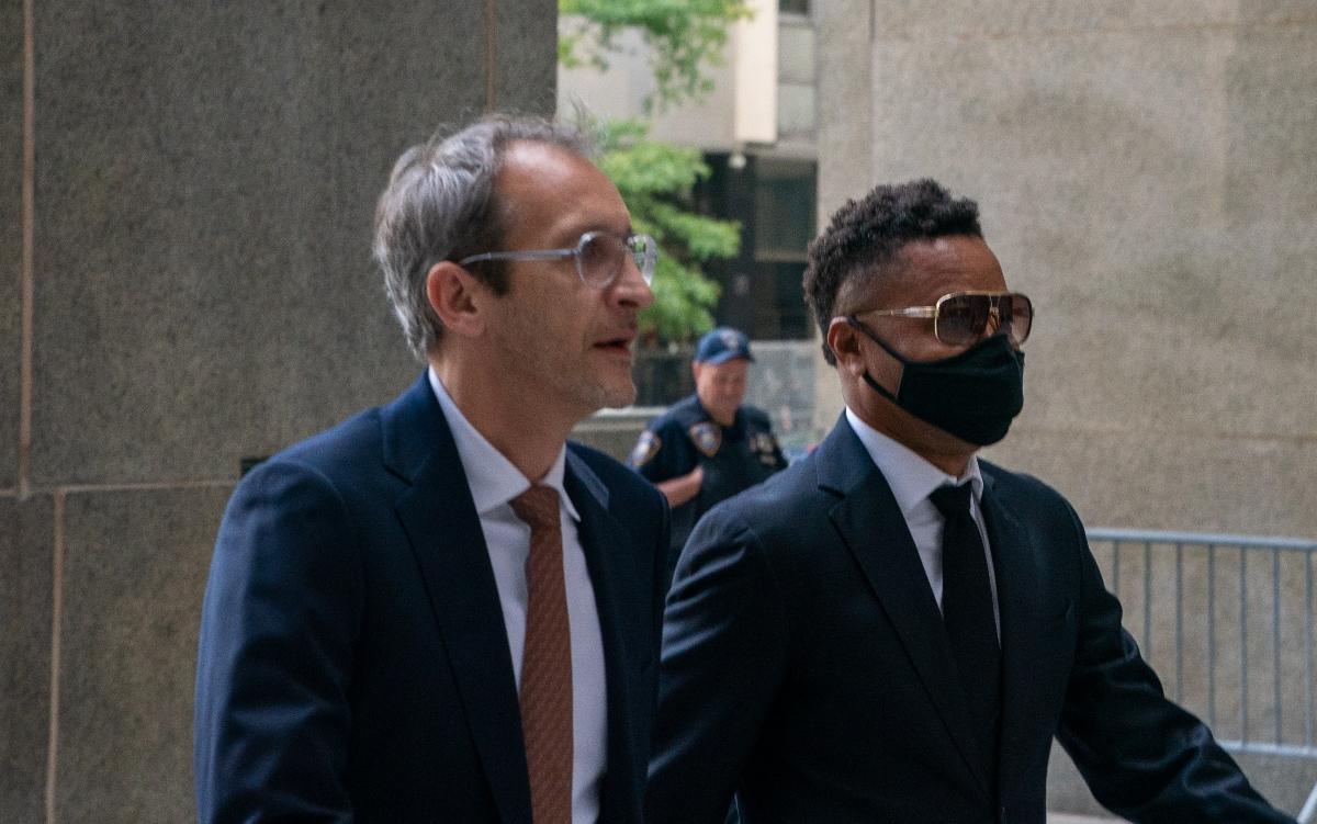 On Oct. 18, 2021, Cuba Gooding Jr. (R) arrived at criminal court to set a trial date in New York City.