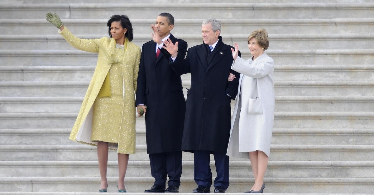 Michelle and Barack Obama, George W. and Laura Bush wave goodbye to Dick Cheney (2009)