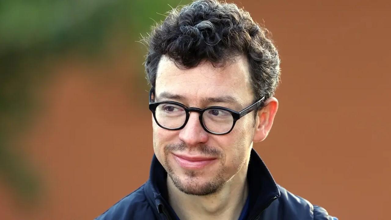 Luis von Ahn walks to a morning session during the Allen & Company Sun Valley Conference on July 14, 2023