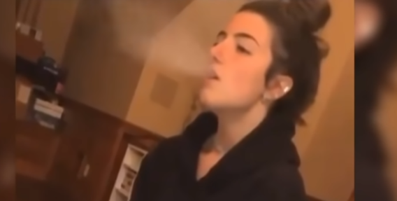 does charli damelio vape