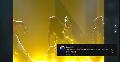 Tyla performing the "Water" dance at an awards show