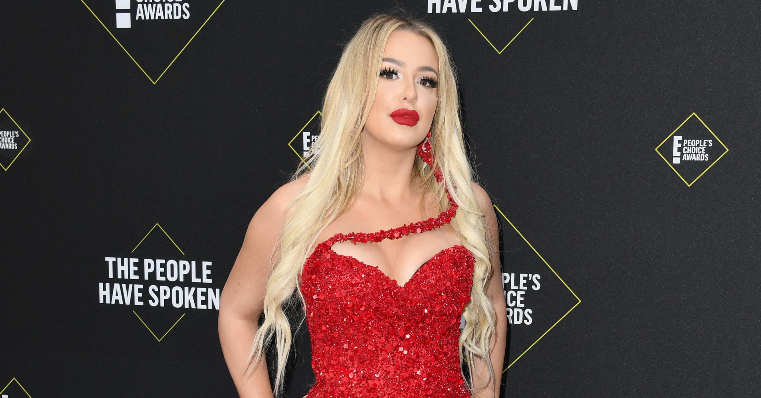 Tana Mongeau With Makeup? What She Looks Sans-Cosmetics