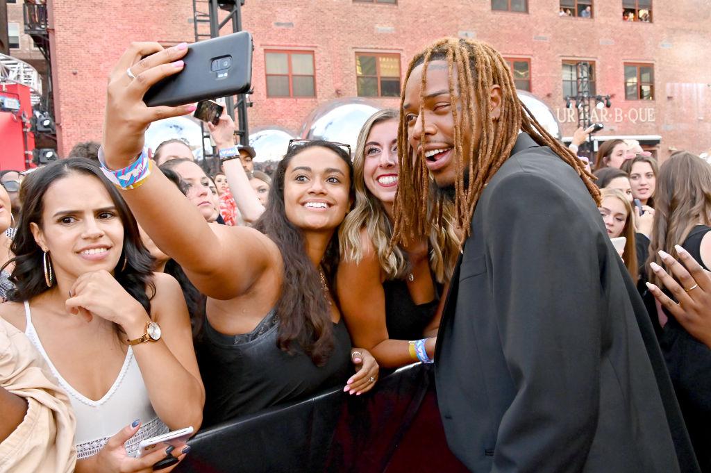 Fetty Wap aux MTV Music Awards avec des fans