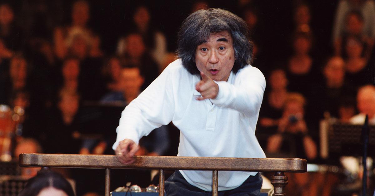 Seiji Ozawa conducting in Paris in 2000. 