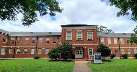 A building on the University of Alabama.
