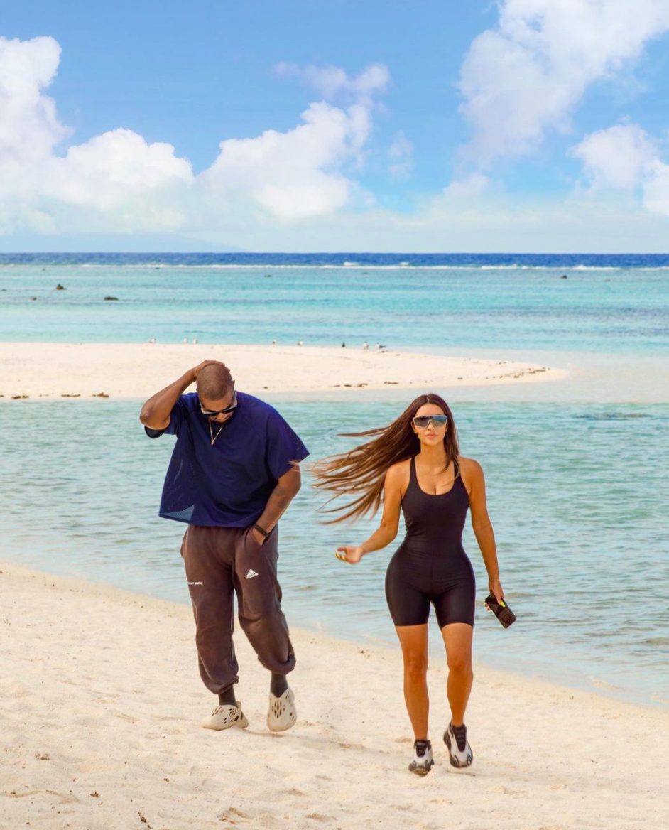 kim kanye beach