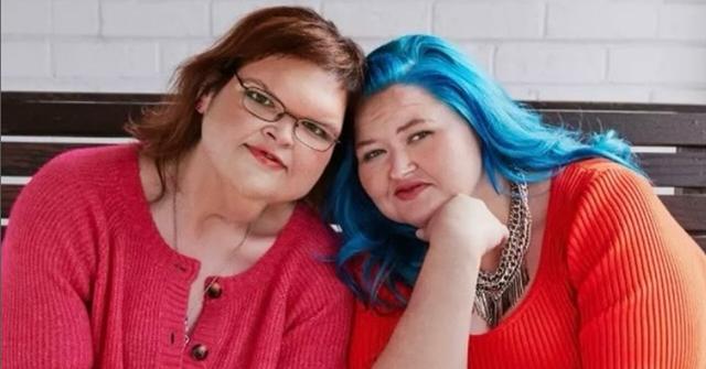 Tammy and Amy Slaton sitting on a bench together