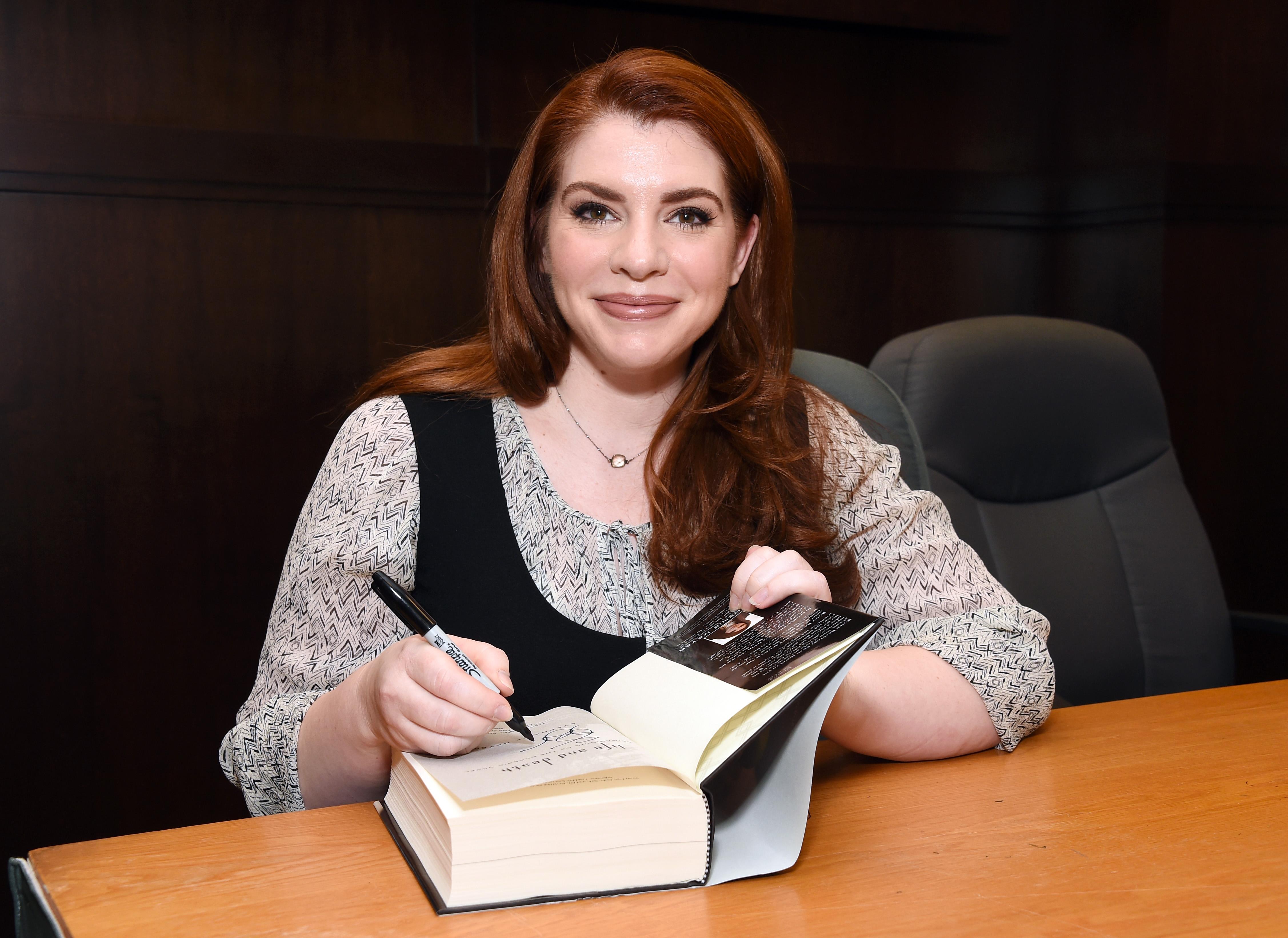 Is Stephenie Meyer Releasing A New Book What Her Countdown Means