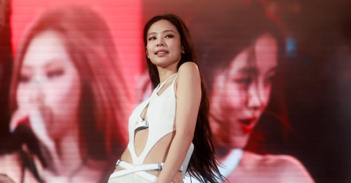 Jennie de BLACKPINK se produit sur la scène Coachella lors du festival de musique et d'arts de Coachella Valley 2023 le 22 avril 2023 à Indio, en Californie.