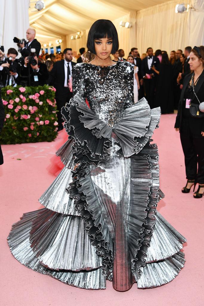 ella balinksa met gala