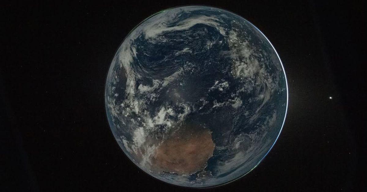 Why Are There No Stars in Space Photos