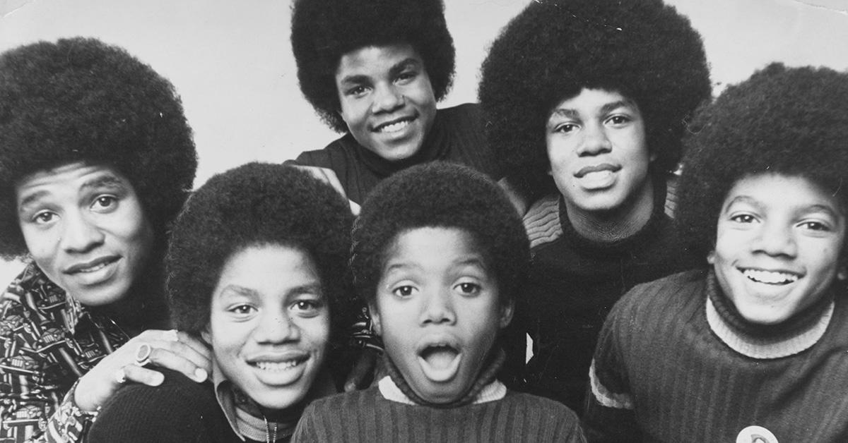 A picture of the Jackson brothers in black and white from the 1960s. 