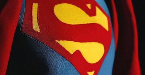 can superman beat avengers