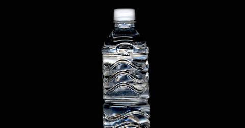 An airtight water bottle