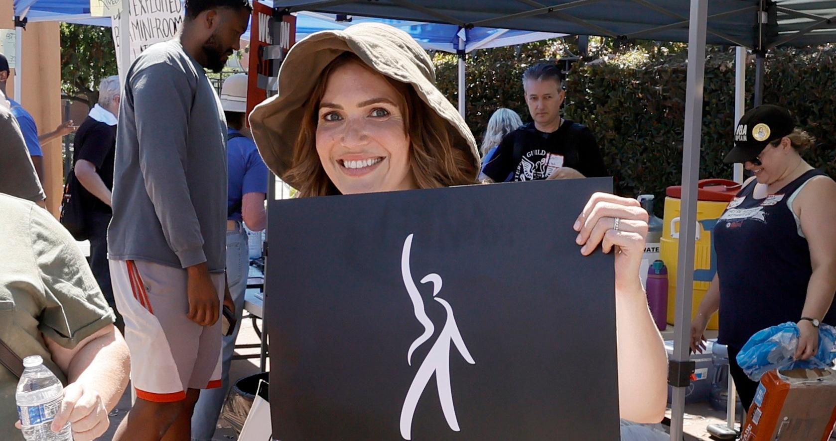  Mandy Moore joins SAG-AFTRA and WGA members as they walk the picket line on July 14