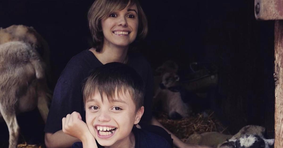 Lisa Rober and her son with Mark Rober in a 2017 Instagram image at a farm