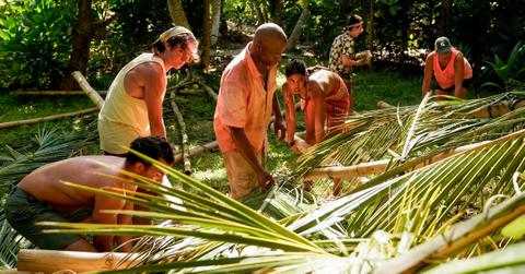 'Survivor 41' Tribe Working Together