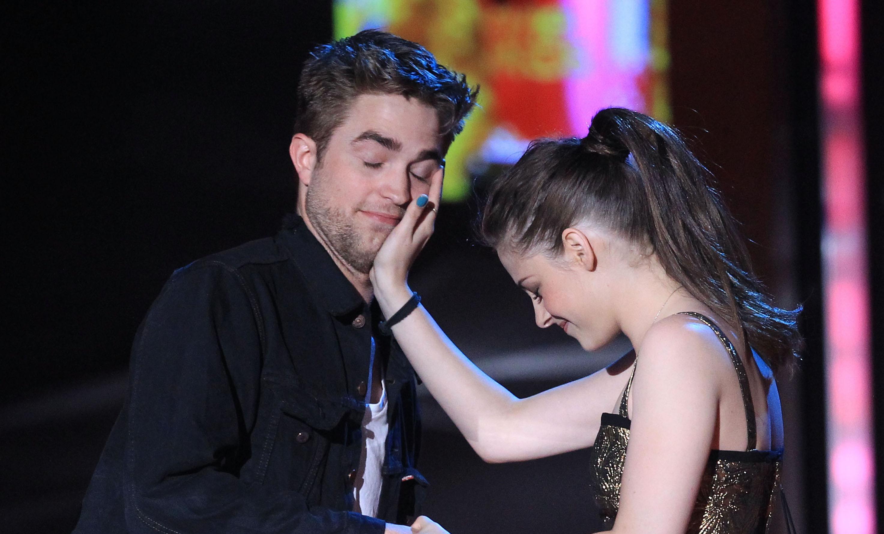 Robert Pattinson and Kristen Stewart