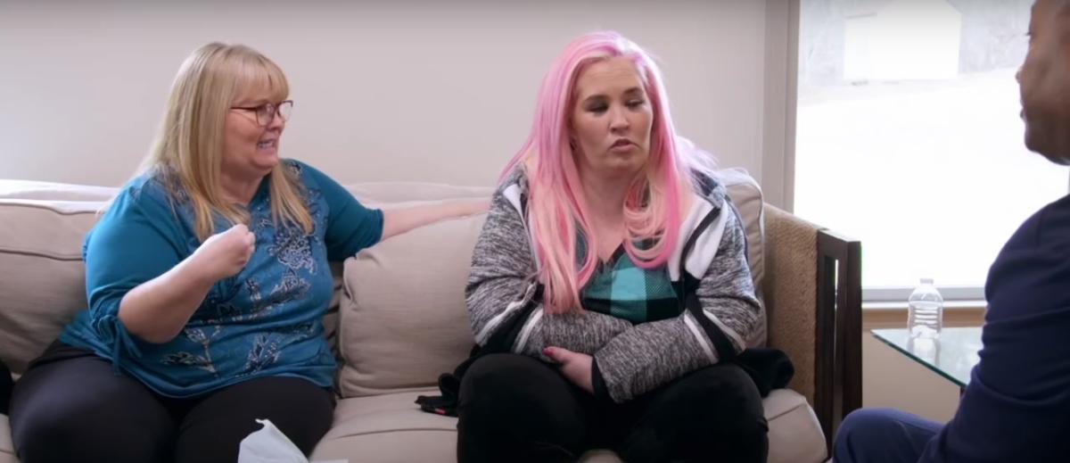 Doe Doe and Mama June meet with a therapist