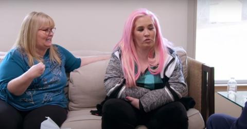 Doe Doe and Mama June meet with a therapist