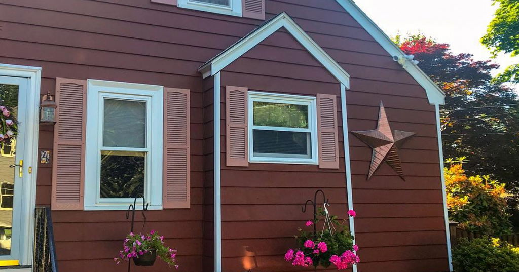 here-s-the-real-meaning-behind-those-metal-stars-you-ve-seen-on-houses