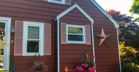 Here's the Real Meaning Behind Those Metal Stars You've Seen on Houses