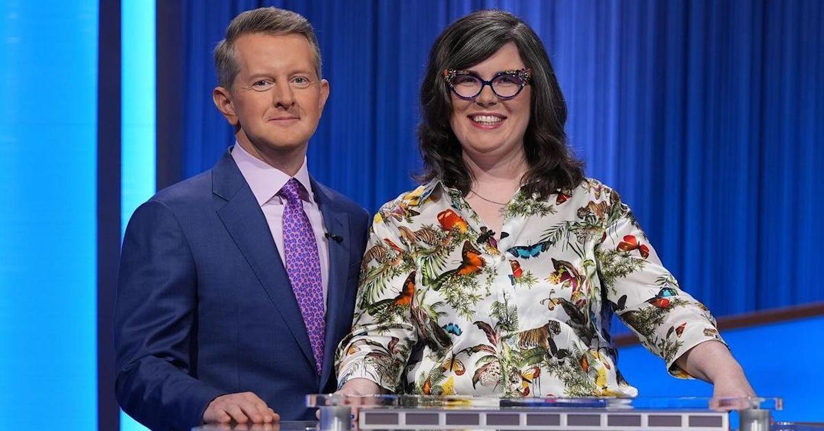 Victoria Groce with host Ken Jennings on the 'Jeopardy!' set