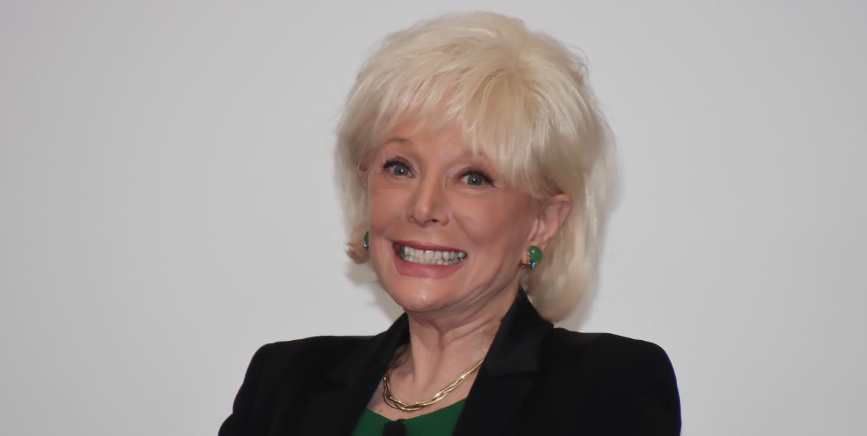 lesley stahl political affiliation