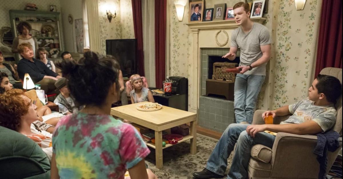 Shameless U.S. TV series cast in living room