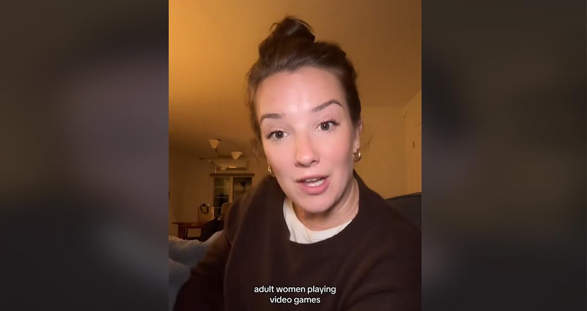 Woman bullies female gamer TikTok