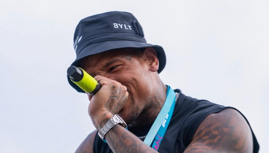 darren-waller-singing