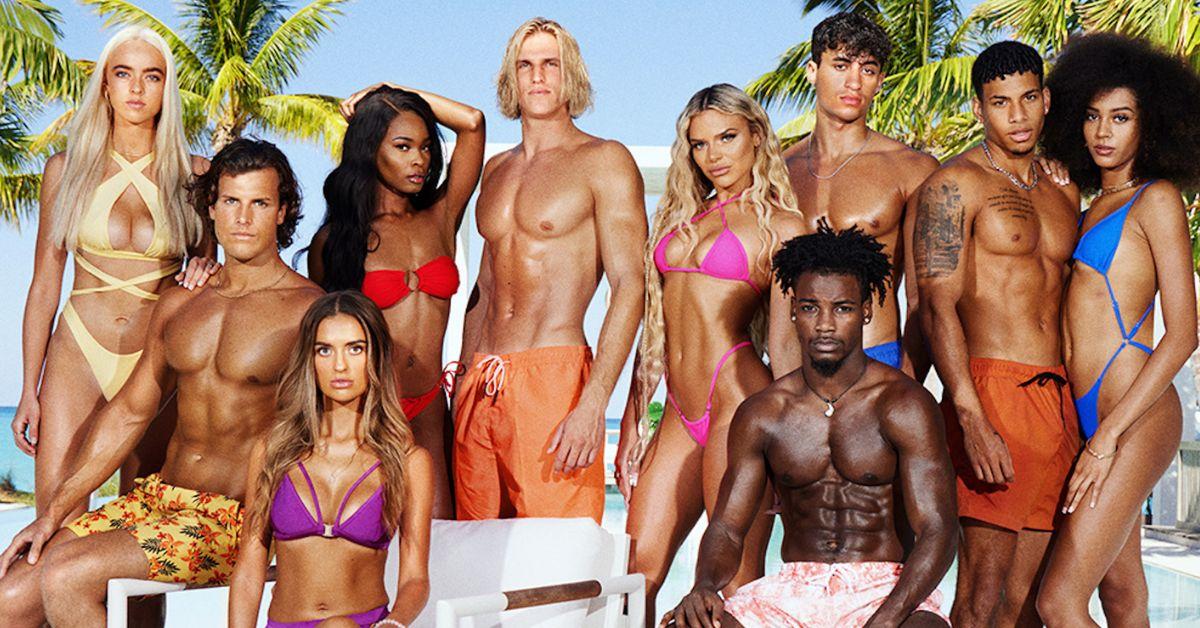 'Too Hot to Handle' Season 5 cast poses in promotional photo