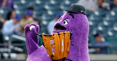 Grimace throws out first pitch at Citi Field