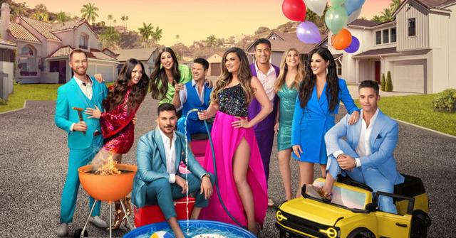 'The Valley' cast members posing for a promo