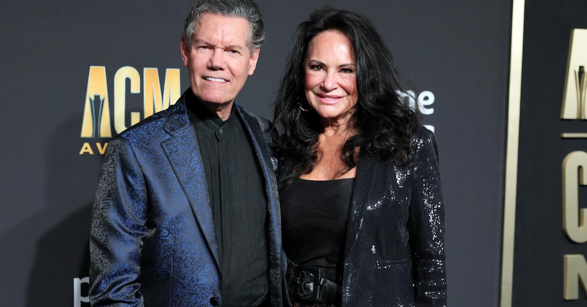 Randy and Mary Travis at the 2023 ACM Awards.