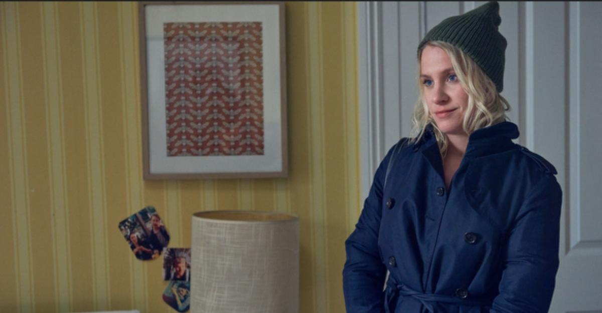 Boo wears a beanie and a peacoat in 'Fleabag.'