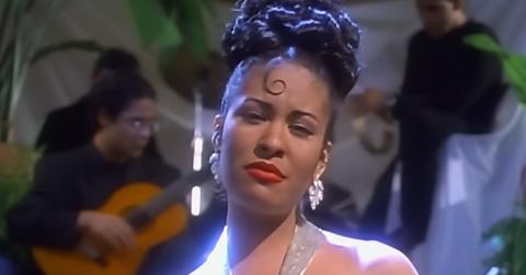 Selena Quintanilla in 'No Me Queda Mas'