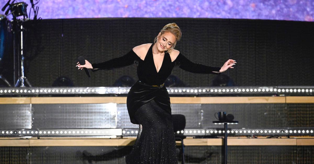 Adele takes a bow