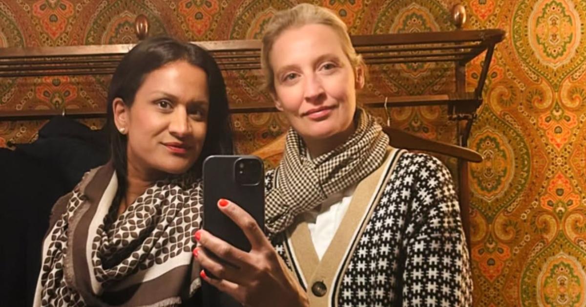 Alice Weidel (R) and her wife