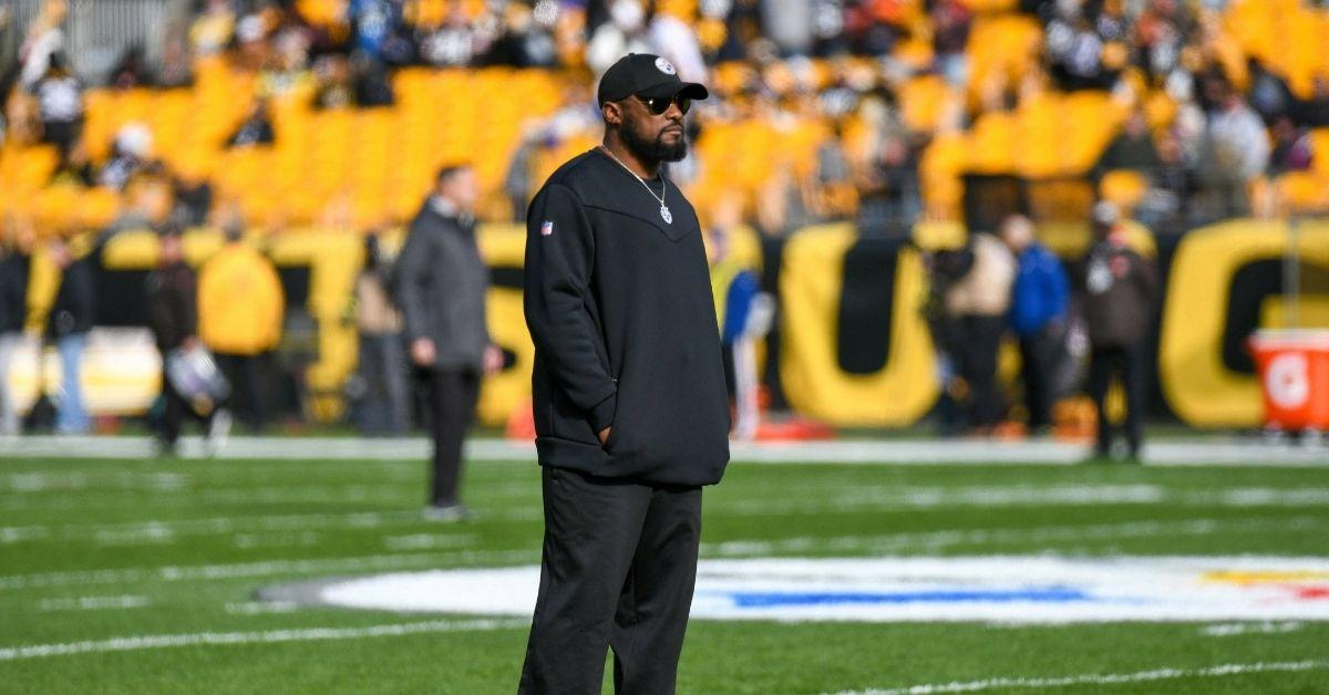 Mike Tomlin coaching the Steelers during a game against the Browns in 2023. 