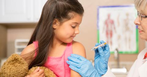 female-doctor-and-latin-descent-girl-patient-in-pediatricians-office-picture-id690214198-1553523123023.jpg