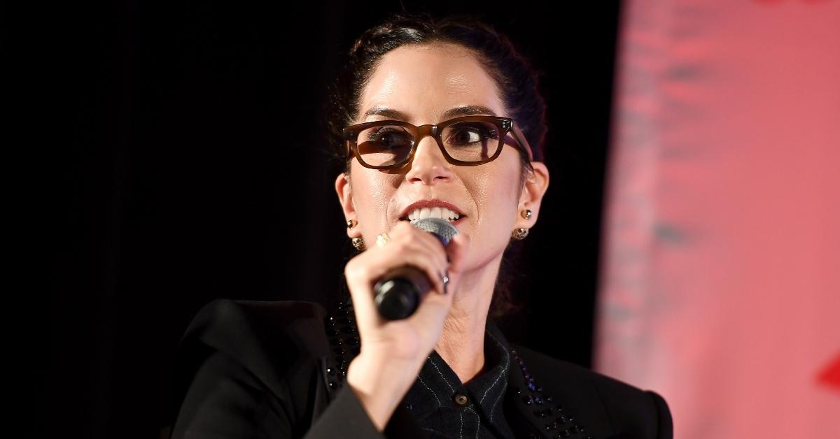 Jami Gertz attends the Hawks Means Business Chat wearing black.