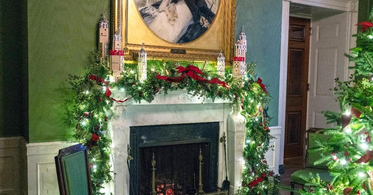 White house christmas decor