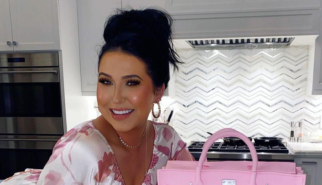 Jaclyn Hill Gets Dragged By Fans For Apology Video About Her